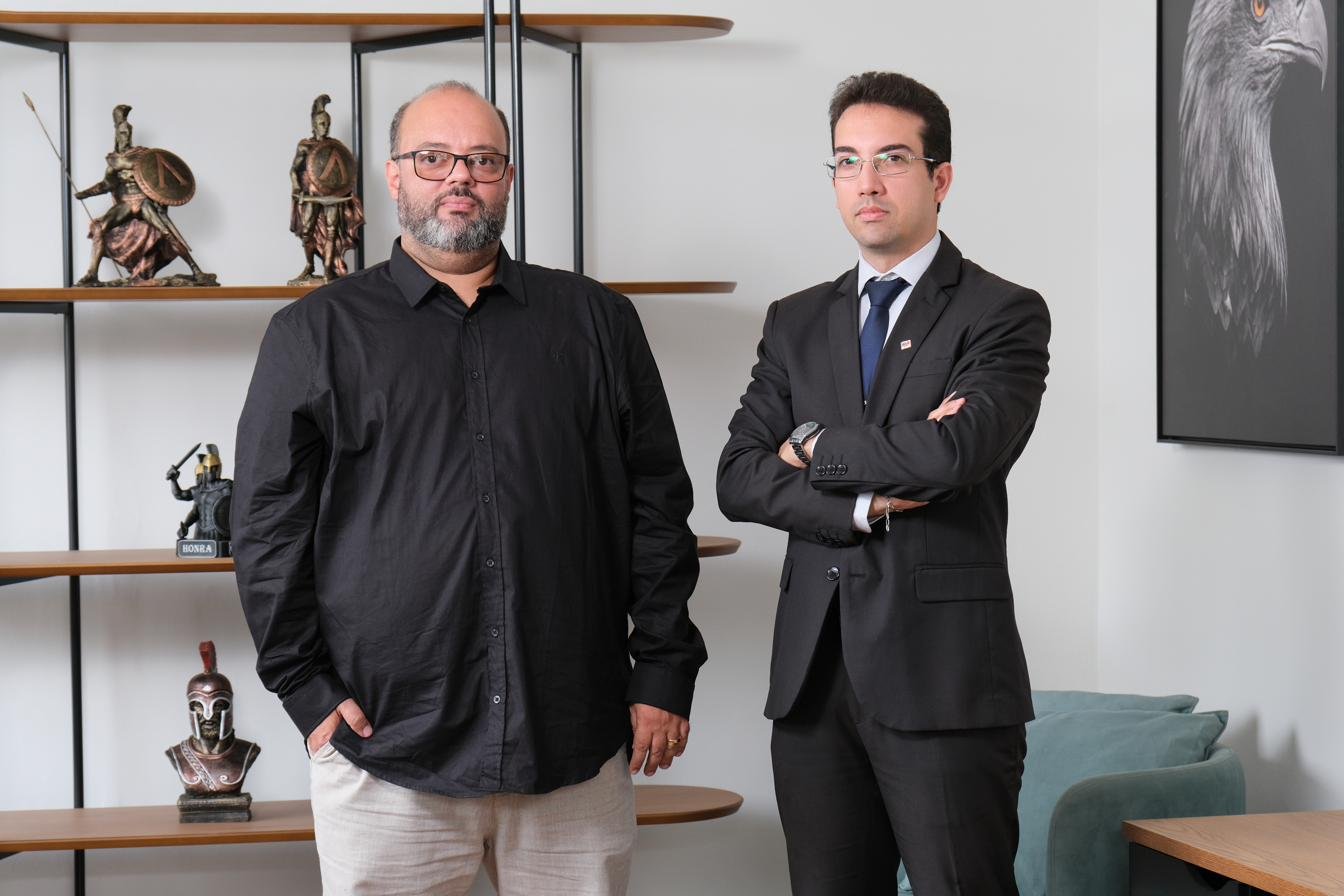 Sócios do escritório Fávaro & Freire